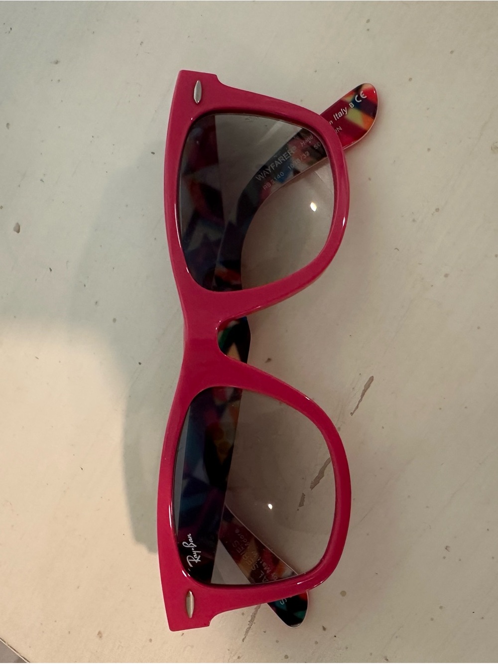 Ray-Ban Women's Bright Pink Wayfarer Sunglasses